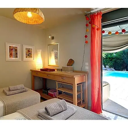 Sleeps 6 Pool Air Con Wifi Villa *