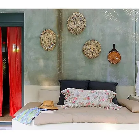Sleeps 6 Pool Air Con Wifi