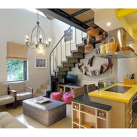 Sleeps 6 Pool Air Con Wifi *