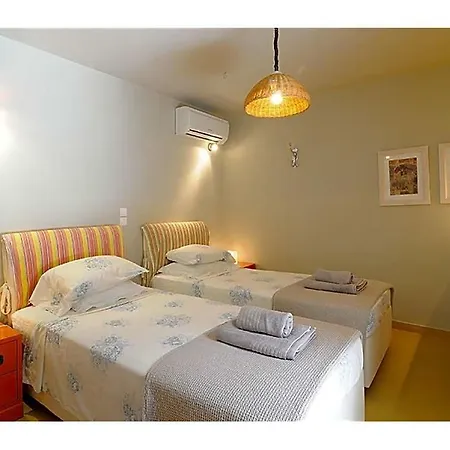 Sleeps 6 Pool Air Con Wifi *